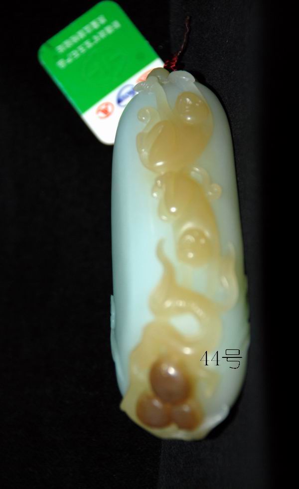 俏色羊脂玉把件“五子獻(xiàn)壽”