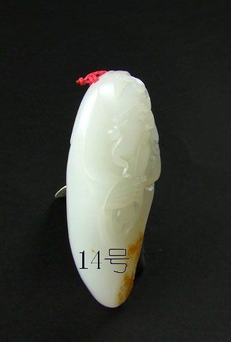 有皮羊脂玉把件高白“關(guān)公”
