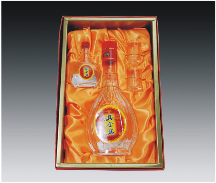 拍品編號：022 拍品名稱：興全興珍品禮盒