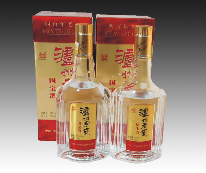 拍品編號：025 拍品名稱：瀘州老窖國寶酒