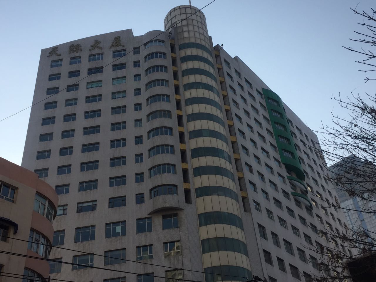 黃金地段租賃權(quán)拍賣（1）